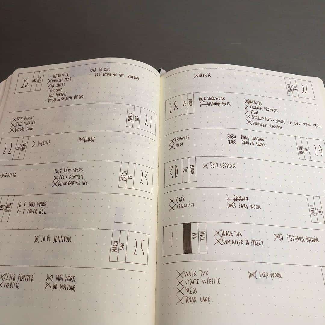 Have a look at these simple and minimalist bullet journal weekly spreads/layout for new ideas! #bulletjournal #bulletjournalweeklylog #bujo